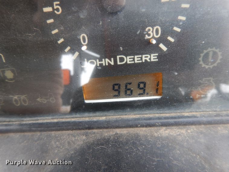 image for item DF5951 2006 John Deere 4520 MFWD tractor