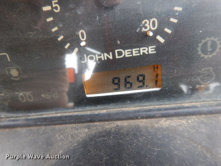 image for item DF5951 2006 John Deere 4520 MFWD tractor