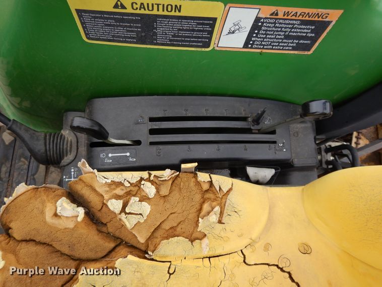 image for item DF5951 2006 John Deere 4520 MFWD tractor