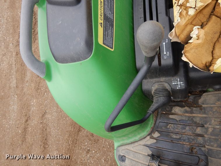 image for item DF5951 2006 John Deere 4520 MFWD tractor