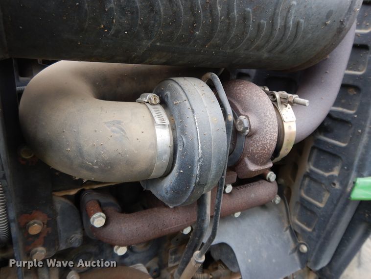 image for item DF5951 2006 John Deere 4520 MFWD tractor