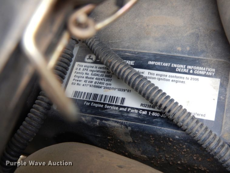 image for item DF5951 2006 John Deere 4520 MFWD tractor