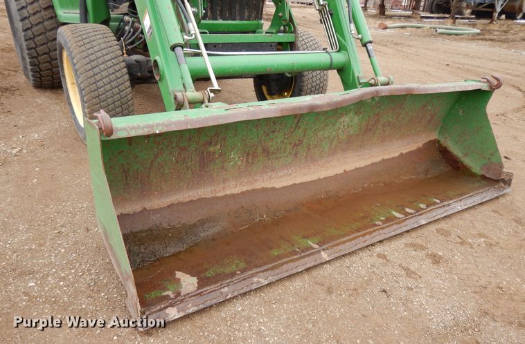 image for item DF5951 2006 John Deere 4520 MFWD tractor