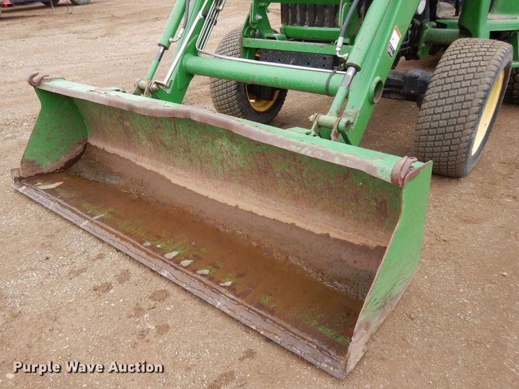 image for item DF5951 2006 John Deere 4520 MFWD tractor