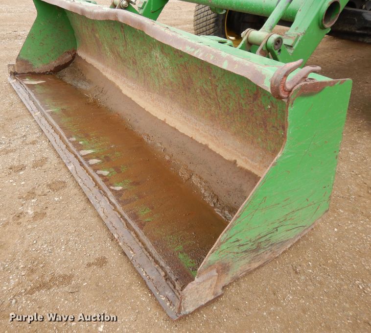 image for item DF5951 2006 John Deere 4520 MFWD tractor