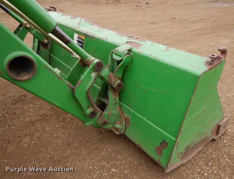 image for item DF5951 2006 John Deere 4520 MFWD tractor