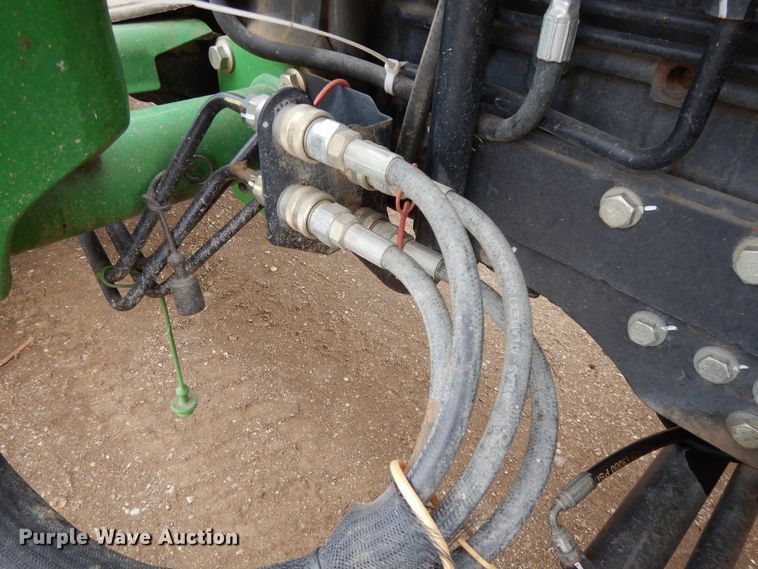 image for item DF5951 2006 John Deere 4520 MFWD tractor