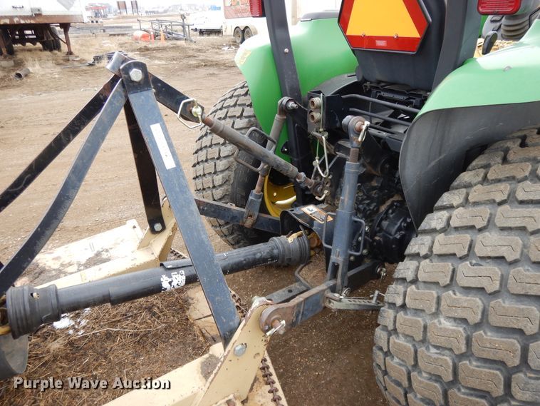 image for item DF5951 2006 John Deere 4520 MFWD tractor