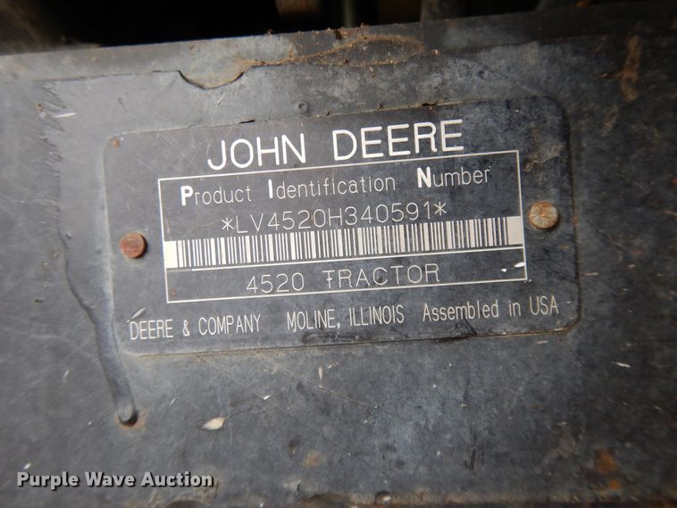 image for item DF5951 2006 John Deere 4520 MFWD tractor