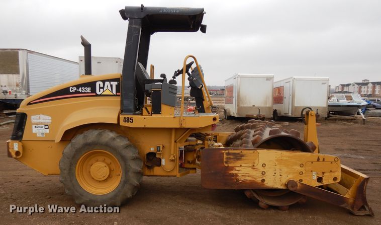 image for item DF5952 2006 Caterpillar CP-433E single drum vibratory compactor