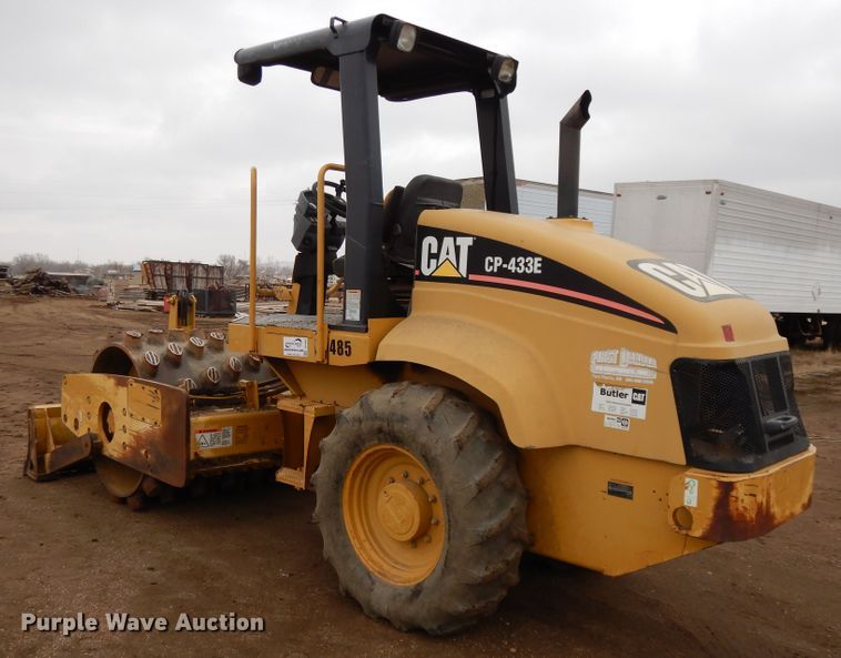 image for item DF5952 2006 Caterpillar CP-433E single drum vibratory compactor