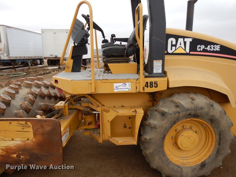 image for item DF5952 2006 Caterpillar CP-433E single drum vibratory compactor