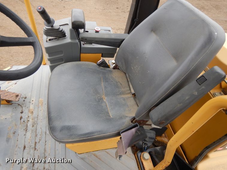 image for item DF5952 2006 Caterpillar CP-433E single drum vibratory compactor