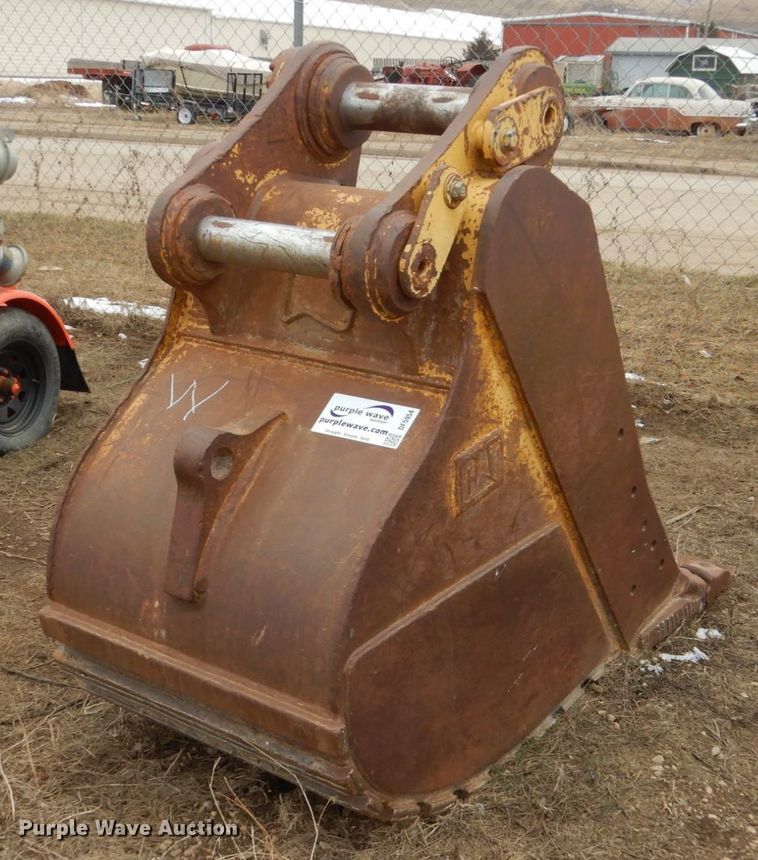 image for item DF5954 Caterpillar 34"W excavator bucket