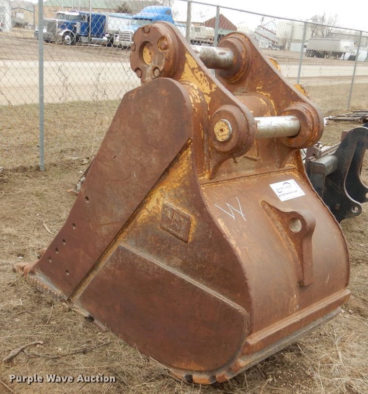 image for item DF5954 Caterpillar 34"W excavator bucket