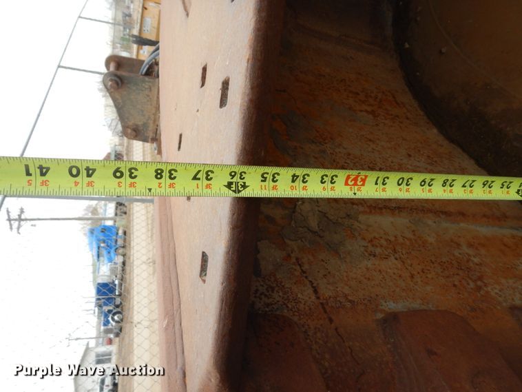 image for item DF5956 Geuth 36"W excavator bucket