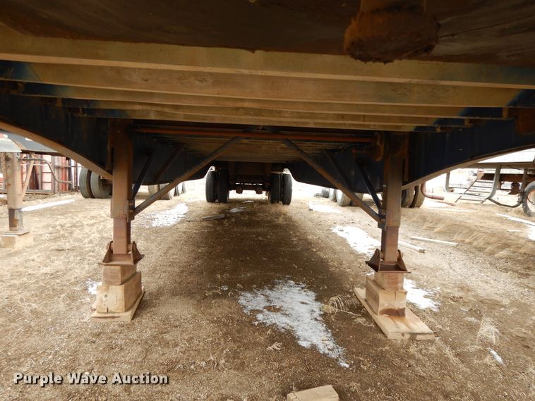 image for item DF5958 1997 Utility flatbed trailer