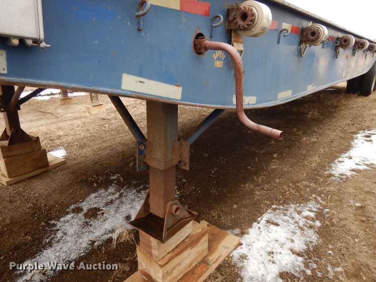 image for item DF5958 1997 Utility flatbed trailer