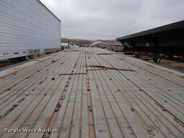 image for item DF5958 1997 Utility flatbed trailer