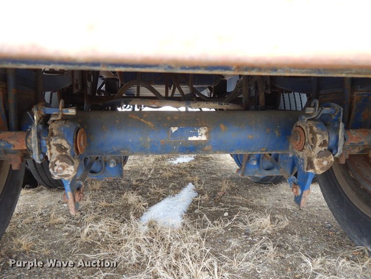 image for item DF5958 1997 Utility flatbed trailer