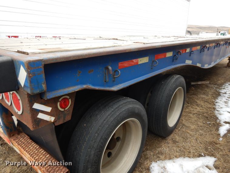image for item DF5958 1997 Utility flatbed trailer