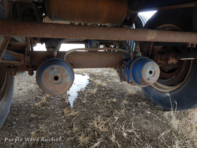 image for item DF5958 1997 Utility flatbed trailer