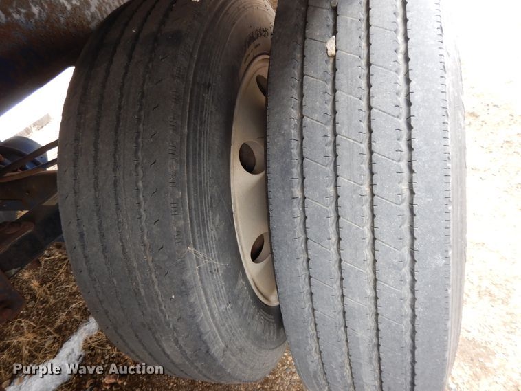 image for item DF5958 1997 Utility flatbed trailer