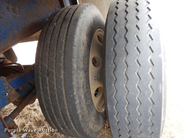 image for item DF5958 1997 Utility flatbed trailer