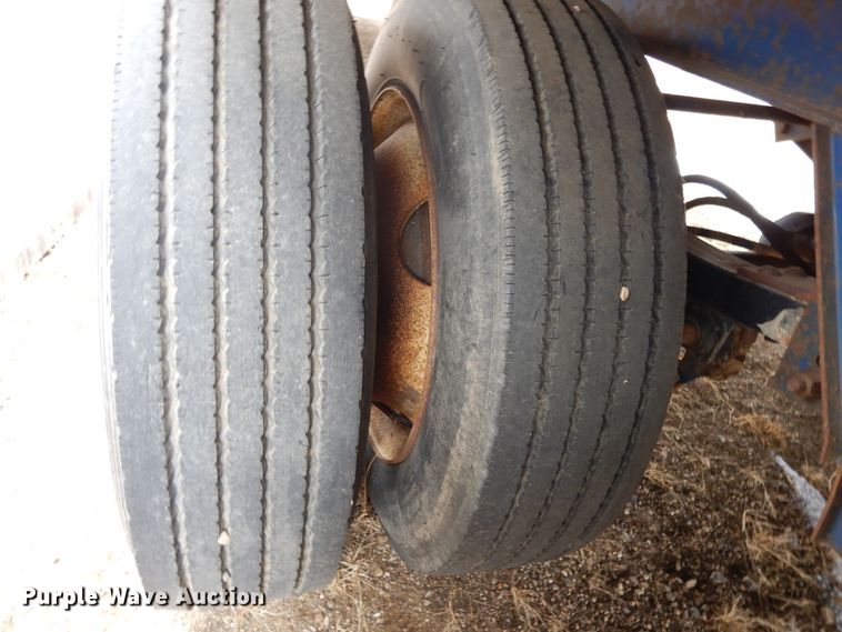 image for item DF5958 1997 Utility flatbed trailer