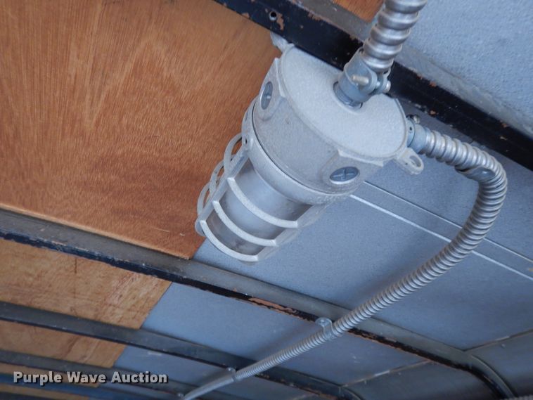 image for item DF5959 2004 Haulmark GR85X20WT2 enclosed cargo trailer