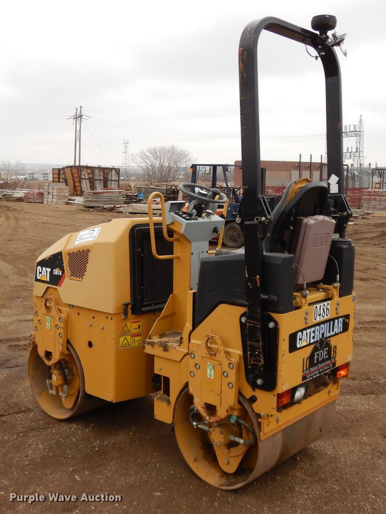 image for item DF5962 2011 Caterpillar CB-14 double drum roller