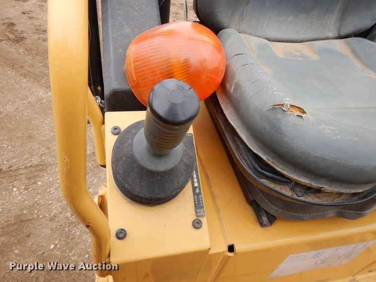 image for item DF5962 2011 Caterpillar CB-14 double drum roller