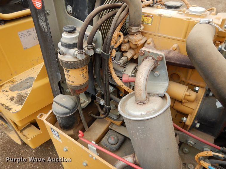 image for item DF5962 2011 Caterpillar CB-14 double drum roller