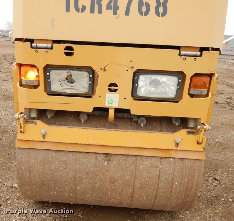 image for item DF5962 2011 Caterpillar CB-14 double drum roller