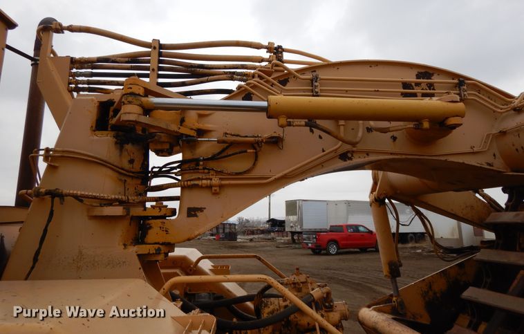 image for item DF5970 1980 John Deere 762 elevating scraper