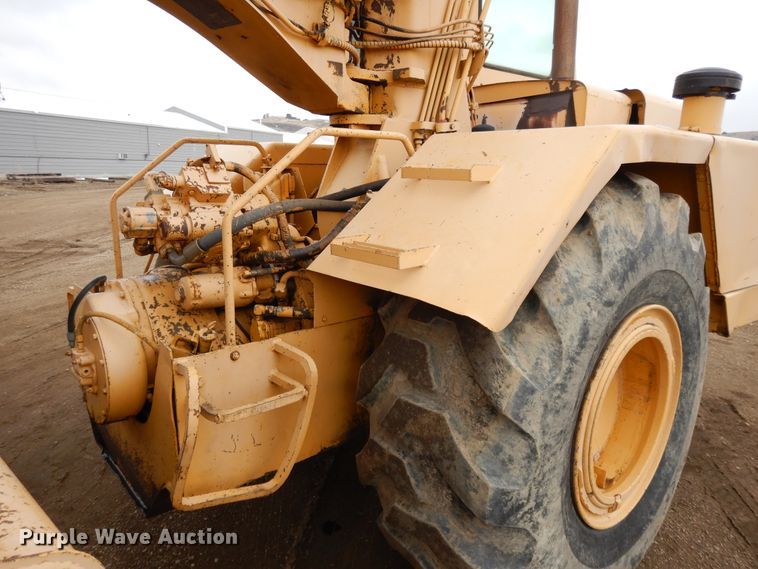 image for item DF5970 1980 John Deere 762 elevating scraper