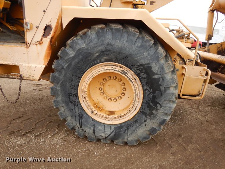 image for item DF5970 1980 John Deere 762 elevating scraper