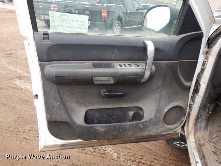 image for item DF5971 2008 Chevrolet Silverado 2500HD  Crew Cab pickup truck