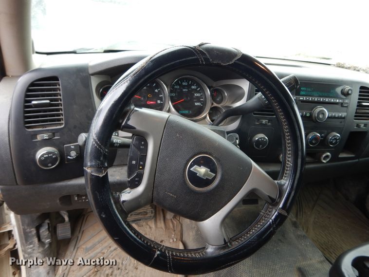 image for item DF5971 2008 Chevrolet Silverado 2500HD  Crew Cab pickup truck