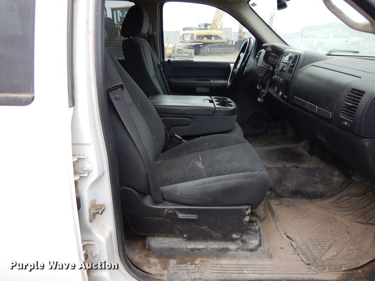 image for item DF5971 2008 Chevrolet Silverado 2500HD  Crew Cab pickup truck