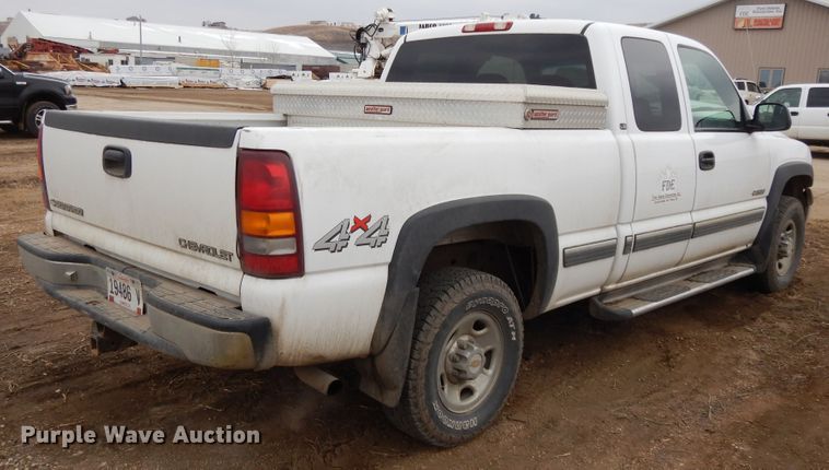 image for item DF5972 2001 Chevrolet Silverado 2500  Ext. Cab pickup truck