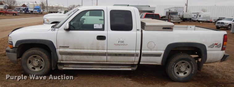 image for item DF5972 2001 Chevrolet Silverado 2500  Ext. Cab pickup truck