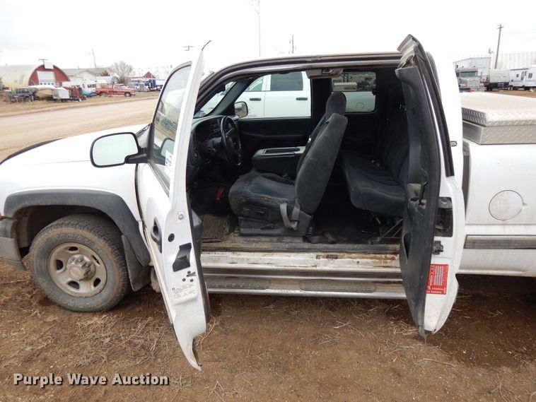 image for item DF5972 2001 Chevrolet Silverado 2500  Ext. Cab pickup truck
