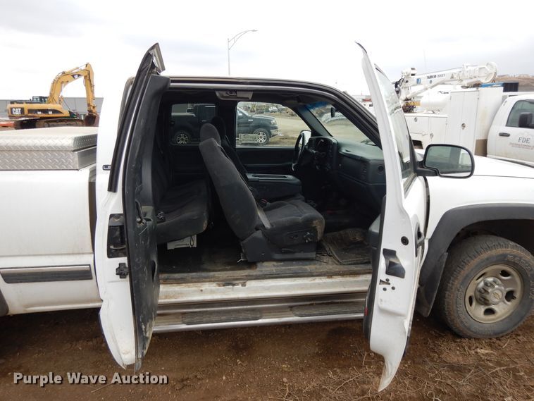 image for item DF5972 2001 Chevrolet Silverado 2500  Ext. Cab pickup truck