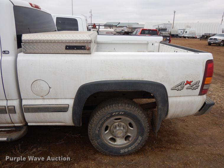 image for item DF5972 2001 Chevrolet Silverado 2500  Ext. Cab pickup truck