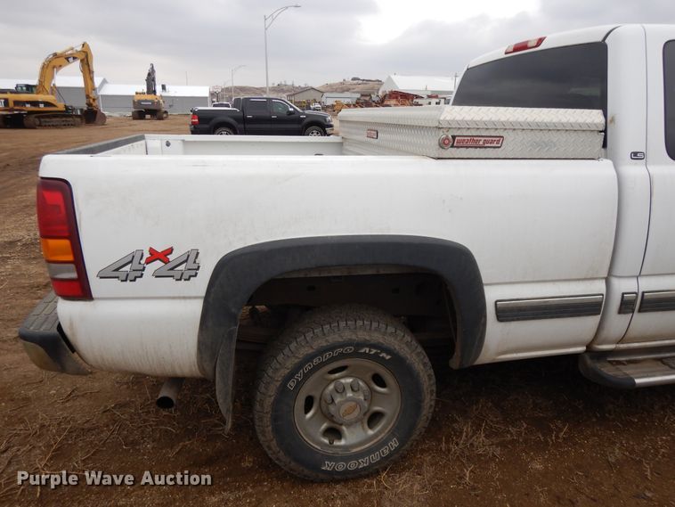 image for item DF5972 2001 Chevrolet Silverado 2500  Ext. Cab pickup truck