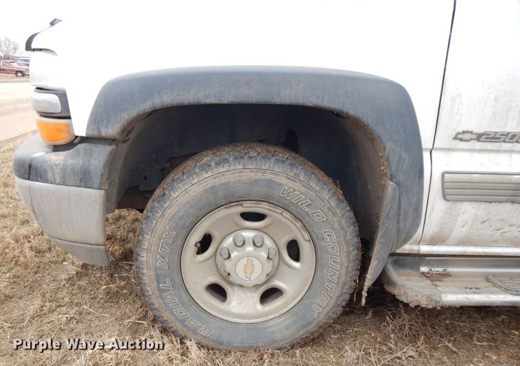 image for item DF5972 2001 Chevrolet Silverado 2500  Ext. Cab pickup truck