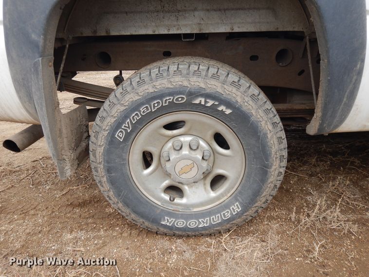 image for item DF5972 2001 Chevrolet Silverado 2500  Ext. Cab pickup truck