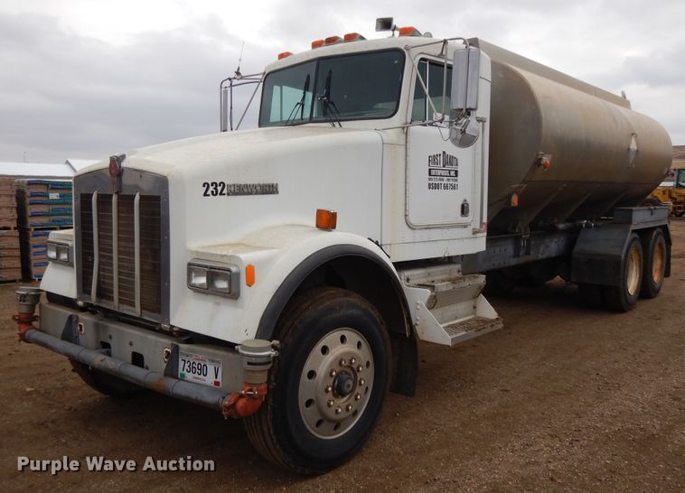 image for item DF5973 1988 Kenworth T800 tank truck