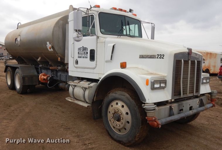 image for item DF5973 1988 Kenworth T800 tank truck